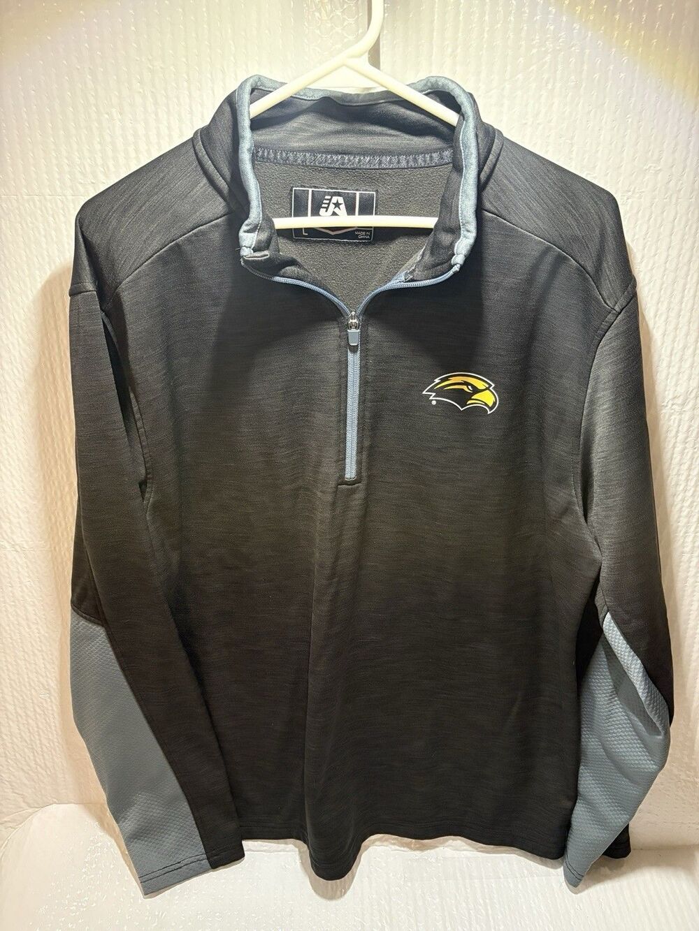 Men’s J America Quarter Zip Southern Miss pullover Large